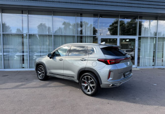 Подержанный автомобиль Exeed LX 2023 года (7 фото)