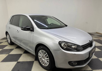 Подержанный автомобиль Volkswagen Golf Hatchback 2012 года (3 фото)