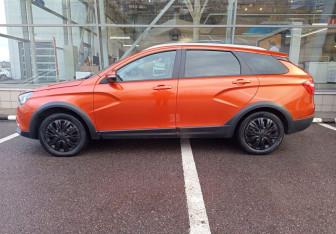 Подержанный автомобиль LADA (ВАЗ) Vesta Wagon 2018 года (8 фото)