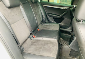 Подержанный автомобиль Skoda Octavia Liftback 2017 года (11 фото)