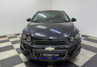 Подержанный автомобиль Chevrolet Aveo Hatchback 2013 года (2 фото)