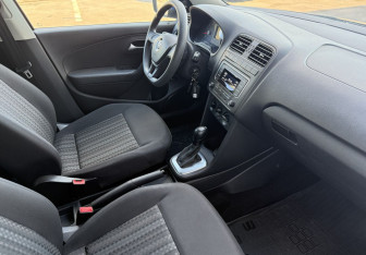 Подержанный автомобиль Volkswagen Polo Sedan 2019 года (10 фото)