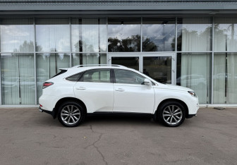 Подержанный автомобиль Lexus RX 2015 года (4 фото)
