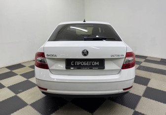 Подержанный автомобиль Skoda Octavia Wagon 2019 года (6 фото)
