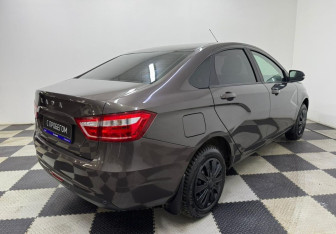 Подержанный автомобиль LADA (ВАЗ) Vesta Sedan 2021 года (5 фото)