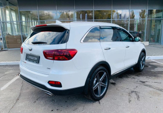 Подержанный автомобиль Kia Sorento 2018 года (5 фото)