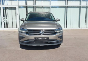 Подержанный автомобиль Volkswagen Tiguan 2021 года (2 фото)