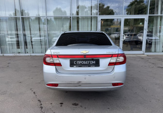 Подержанный автомобиль Chevrolet Epica 2011 года (6 фото)