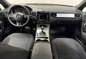 Подержанный автомобиль Volkswagen Touareg 2012 года (10 фото)