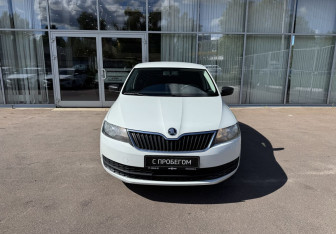 Подержанный автомобиль Skoda Rapid Liftback 2016 года (2 фото)