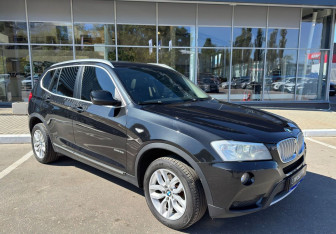 Подержанный автомобиль BMW X3 2014 года (3 фото)