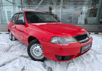 Подержанный автомобиль Daewoo Nexia Sedan 2011 года (3 фото)