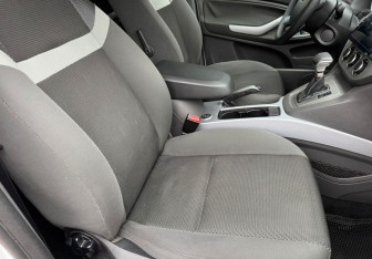 Подержанный автомобиль Ford Kuga 2010 года (9 фото)