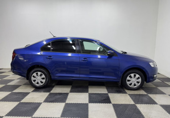 Подержанный автомобиль Skoda Rapid Liftback 2017 года (4 фото)