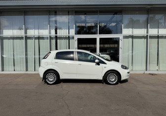 Подержанный автомобиль Fiat Punto Hatchback 2012 года (4 фото)