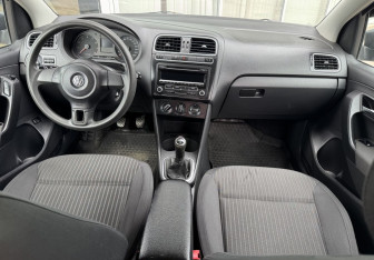 Подержанный автомобиль Volkswagen Polo Sedan 2011 года (9 фото)