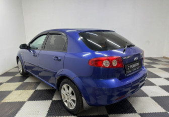 Подержанный автомобиль Chevrolet Lacetti Hatchback 2004 года (7 фото)
