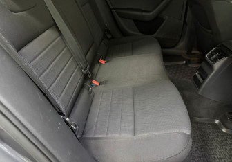 Подержанный автомобиль Skoda Octavia Liftback 2016 года (11 фото)