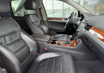 Подержанный автомобиль Volkswagen Touareg 2013 года (10 фото)