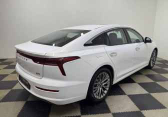 Подержанный автомобиль FAW Bestune B70 2023 года (4 фото)