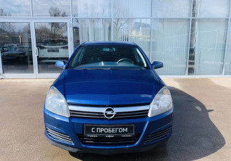 Подержанный автомобиль Opel Astra Hatchback 2004 года (2 фото)