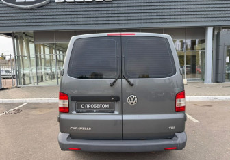 Подержанный автомобиль Volkswagen Caravelle 2012 года (6 фото)