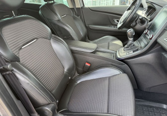 Подержанный автомобиль Renault Scenic 2018 года (10 фото)