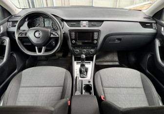Подержанный автомобиль Skoda Octavia Liftback 2013 года (10 фото)