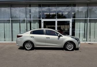 Подержанный автомобиль Kia Rio Sedan 2020 года (4 фото)