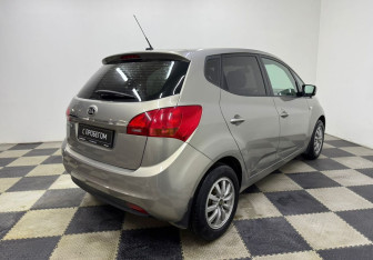 Подержанный автомобиль Kia Venga 2016 года (5 фото)