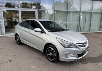 Подержанный автомобиль Hyundai Solaris Sedan 2016 года (3 фото)