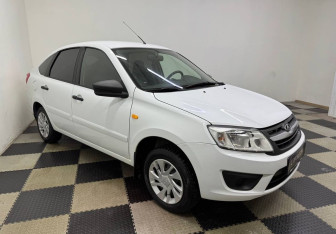 Подержанный автомобиль LADA (ВАЗ) Granta Liftback 2016 года (3 фото)