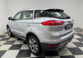 Подержанный автомобиль Geely Atlas 2020 года (7 фото)