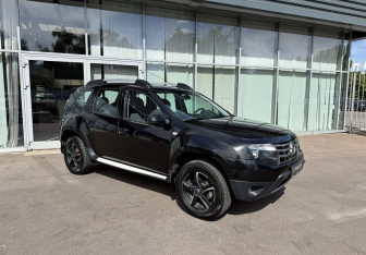 Подержанный автомобиль Renault Duster 2014 года (3 фото)