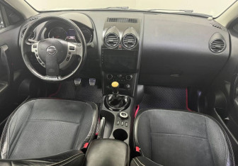 Подержанный автомобиль Nissan Qashqai 2013 года (11 фото)