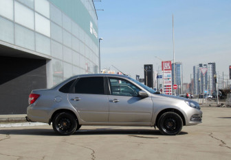 Подержанный автомобиль LADA (ВАЗ) Granta Sedan 2022 года (4 фото)