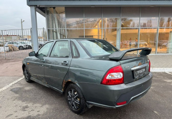 Подержанный автомобиль LADA (ВАЗ) Priora Sedan 2011 года (7 фото)