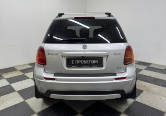 Подержанный автомобиль Suzuki SX4 Hatchback 2013 года (6 фото)