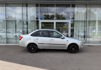 Подержанный автомобиль LADA (ВАЗ) Granta Sedan 2013 года (4 фото)