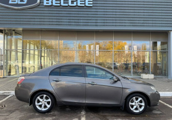 Подержанный автомобиль Geely Emgrand EC7 Sedan 2014 года (4 фото)