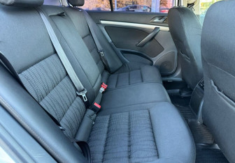 Подержанный автомобиль Skoda Octavia Wagon 2010 года (11 фото)