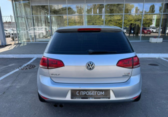 Подержанный автомобиль Volkswagen Golf Hatchback 2013 года (6 фото)