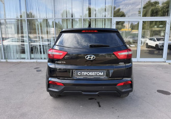 Подержанный автомобиль Hyundai Creta 2018 года (6 фото)