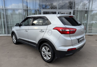 Подержанный автомобиль Hyundai Creta 2019 года (7 фото)