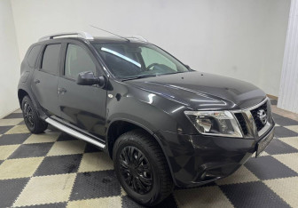 Подержанный автомобиль Nissan Terrano 2017 года (3 фото)