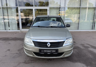 Подержанный автомобиль Renault Logan Sedan 2011 года (2 фото)