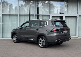 Подержанный автомобиль Geely Okavango 2024 года (7 фото)