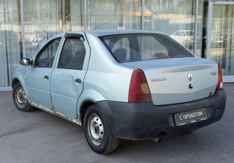 Подержанный автомобиль Renault Logan Sedan 2007 года (7 фото)