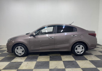 Подержанный автомобиль Kia Rio Sedan 2018 года (8 фото)