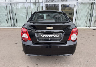 Подержанный автомобиль Chevrolet Aveo Sedan 2012 года (6 фото)